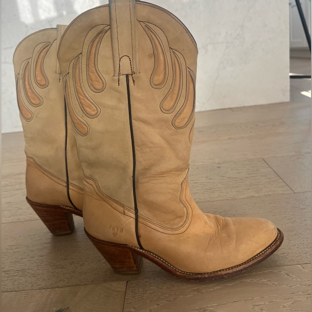Frye Vintage 1990’s Tan / Blonde Leather Cowboy Boots with Heel sz 7.5